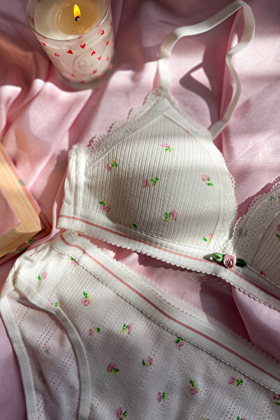 Lola Of Shine مجموعة برايت برايت بنمط الزهور القطنية البيضاء من ياوي كوساما