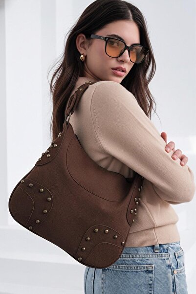 La La'Graccio Paris حقيبة كتف نسائية من الجلد السويدي بتفاصيل مزخرفة من لاجرا...