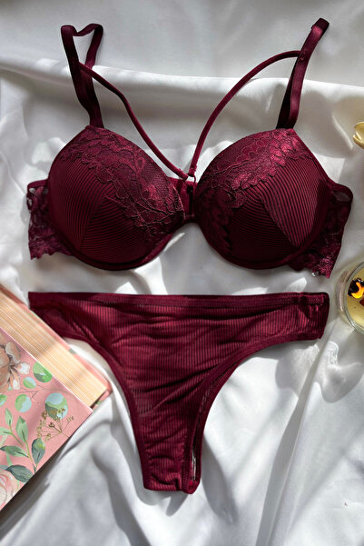 Lola Of Shine مجموعة بيانكا كابيلو من الدانتيل والتطريز باللون العنابي، طقم ح...