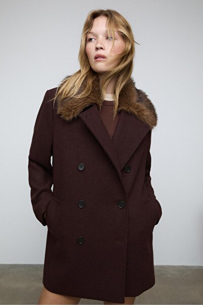 Stradivarius Yünlü suni kürk yakalı kaban