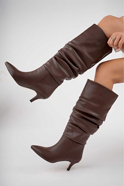 moun shoes Γυναικείες μπότες με φερμουάρ σε καφέ χρώμα με λεπτό τακούνι μέχρι τη γάμπα