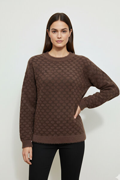 Lavenda Kahverengi Kabartma Dokulu Sakallı Tüylü Triko Kazak – Yuvarlak Yaka,...