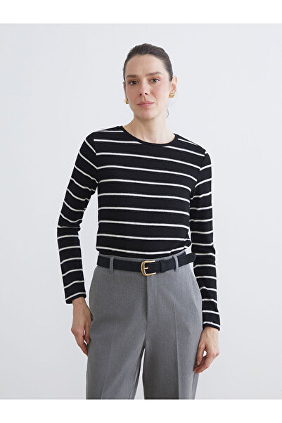 LC Waikiki Λαμπερές επιλογές από το Shining Store |   Γυναικείο μπλουζάκι με ριγέ λαιμόκοψη