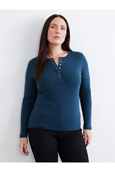 LC Waikiki Λαμπερές επιλογές από το Shining Store |   Γυναικείο μπλουζάκι με λαιμόκοψη με ραβδώσεις