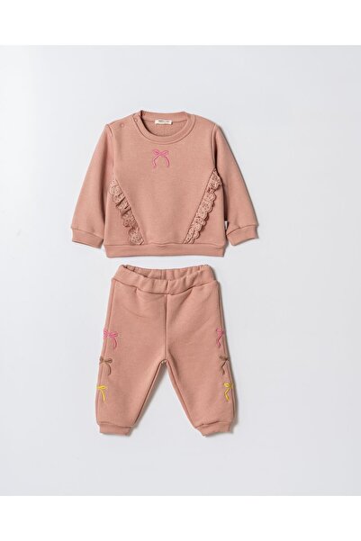 Magu Kız Çocuk Pamuklu Pudra Dantel ve Fiyonk Detaylı Eşofman Takımı - Yumuşa...