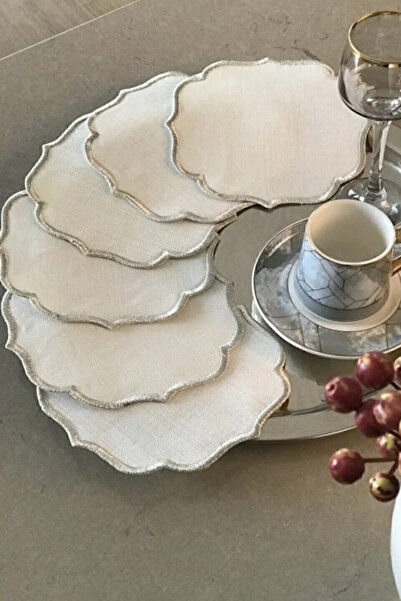 e-Bizz Store Simli 6 Adet Keten Kumaş Üzeri Nakışlı Kahve Yanı Sunumluk Kokteyl Peçetesi & Bardak Altlığı Gümüş