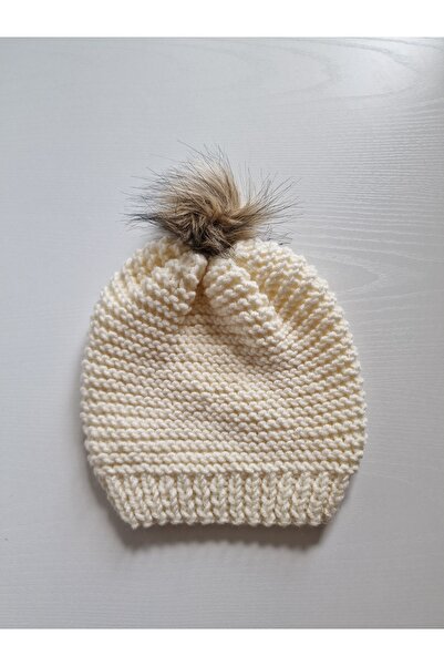 Hobi Kafe Hand Knitted White Adult Women's Beanie