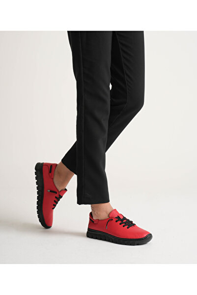 MOKKASHOES Women's Casual Leather Shoes Comfortable Fit Orthopedic Sole Pregnant Lace-Up