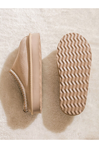 LC Waikiki Süet Görünümlü Kız Çocuk Ev Ayakkabısı