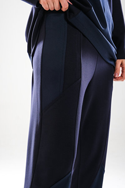 Plistre 2283_Patch and Stitch Detail Flexible Fabric Hijab Women's Sportswear Tracksuit Set – Carrot Fit Pants with Pockets