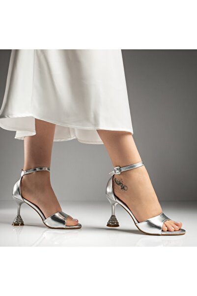 BMoD Women's silver sandals with heel and rhinestone ornaments MOD13725