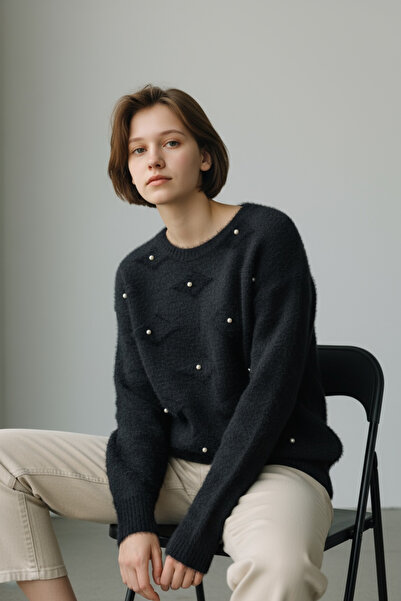 NEWCO Pulover din tricot O supradimensionat cu textura moale, decorat cu perle – decolteu rotund, croiala confortabilă