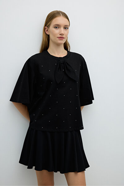 Roman Bisiklet Yaka Fiyonk Taş Baskılı T-shirt Siyah K2623843_001