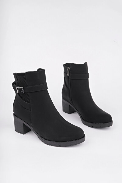 Madam Tarz حذاء BLN-730 بتفاصيل حزام مطاطي