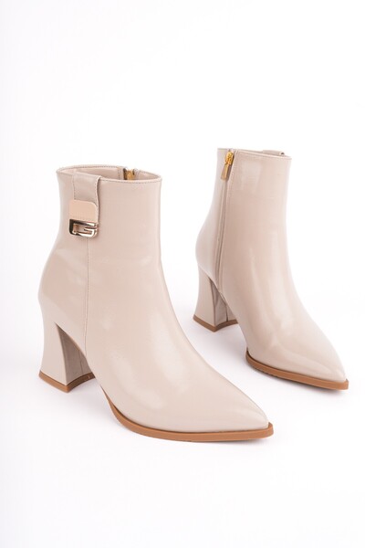 MUGGO LUXERA Sivri Burun Toka Detaylı Fermuarlı Kalın Topuklu Kadın Bot