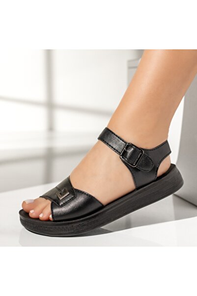 BMoD Sandale negre pentru femei cu talpă groasă și baretă MOD13550