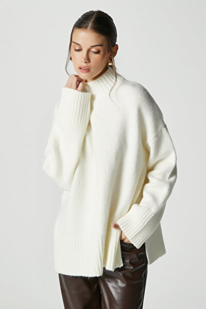 Ritnice Kadın Wonder Yumuşacık Dik Yaka Ekru Yırtmaçlı Oversize Triko Kazak