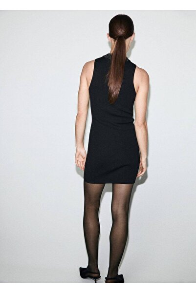 MANGO Woman Payetli yaka triko elbise