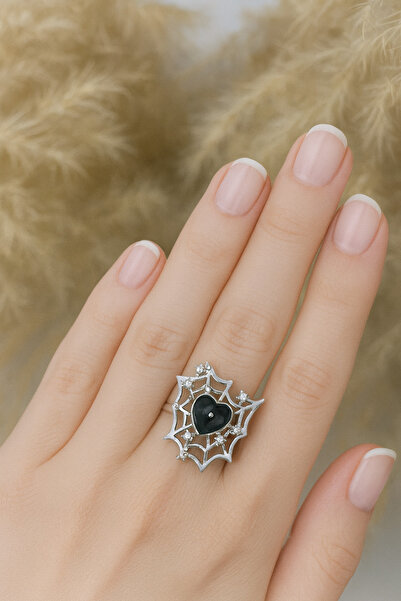 Herşey Nota Black Stone Heart and Spider Figured Ring – Symbol of Power, Mystery, and Dark Elegance