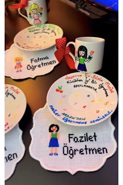 ipeklife Öğretmene hediye İsimli fincan peçete takım
