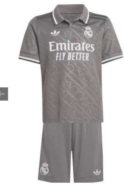 Real Madrid Real Madrid Official Kit 2024-2025 – Stylish Design and High Performance