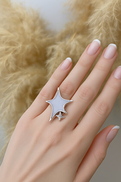 Herşey Nota خاتم وردي لامع – رمز للتألق والفرح والأناقة الأنثوية