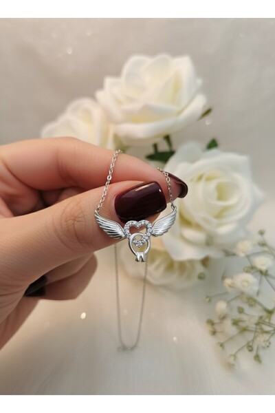 LAVANTHNA Gümüş Renk Kanatlı Kalp Figürlü Zirkon Taşlı Kadın Kolye – Zarif ve...