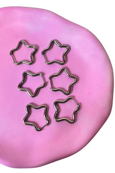 Uretti - ميليك 9215 9582 أقراط نجمية فضية اللون مكونة من 6 قطع، 3 أزواج من الأقراط المتعددة