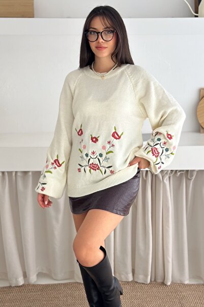 FEMELLE Women's White Floral Embroidered Knit Sweater Standard Size Balloon Sleeve