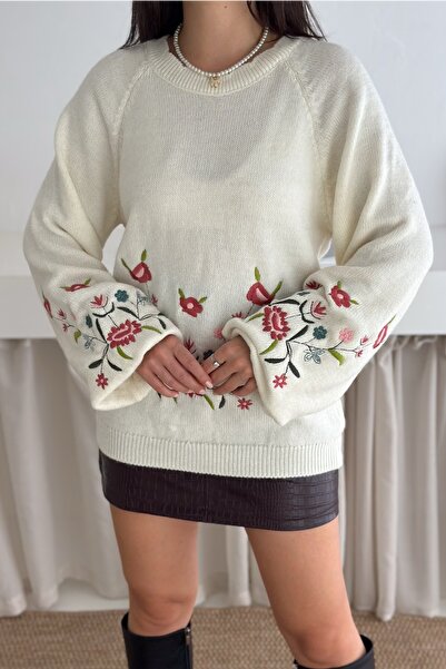 FEMELLE Women's White Floral Embroidered Knit Sweater Standard Size Balloon Sleeve
