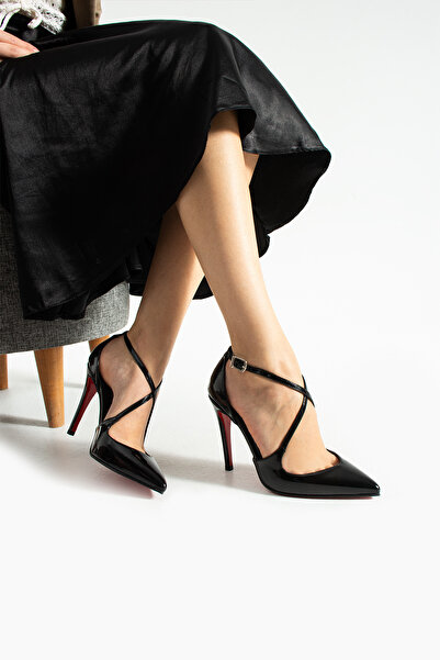 Güllü Shoes Siyah Rugan Çapraz Bantlı Sivri Burun İnce Topuklu Kadın Stiletto...