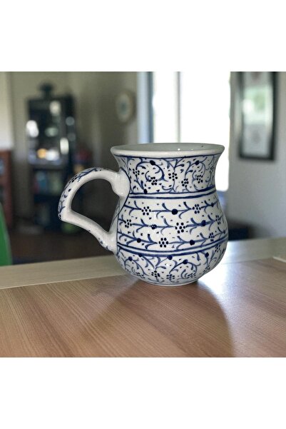 NidaSanatEvi كوب عير تقليدي مصنوع يدويًا من السيراميك