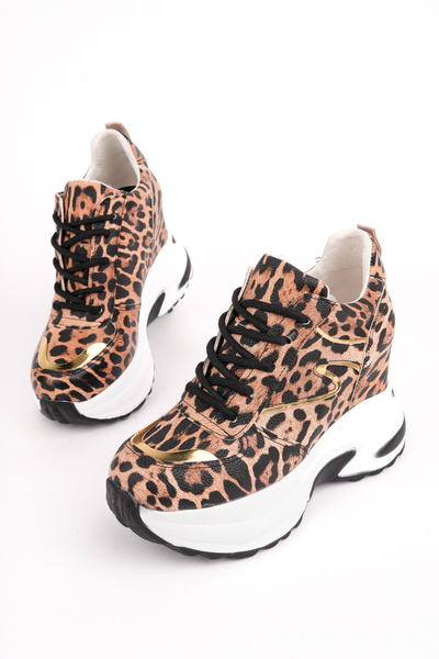 Madam Tarz تاليا أحذية رياضية بكعب مخفي ورباط