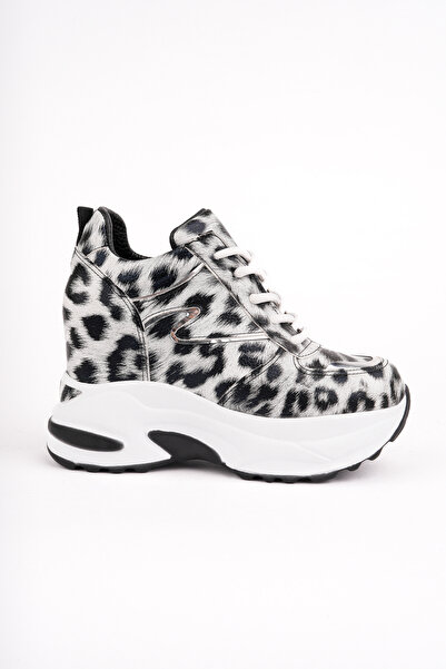 Madam Tarz Talia Lace-Up Hidden Heel Sports