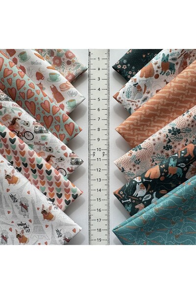 FabricMarket 60 Pieces 20X20 cm 100% Cotton Eco Satin Patchwork Fabric Set – Vintage Floral Pattern