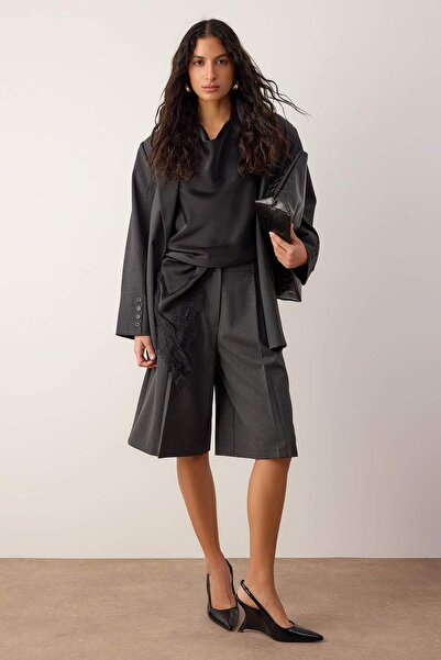 Trendyol Collection Μακρύ υφασμάτινο σορτς & βερμούδα από ανθρακί TWOAW26SR00052