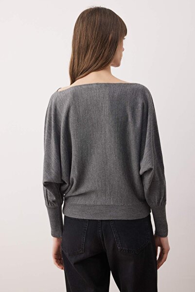 Trendyol Collection Anthracite Wide Fit Yarasakol Boat Neck Knitwear Sweater Twoaw26Kz00198