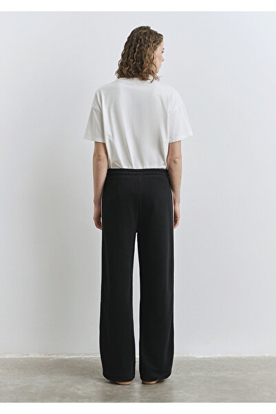 Mavi Logo Şerit Detaylı Siyah Eşofman Altı 1011038-900