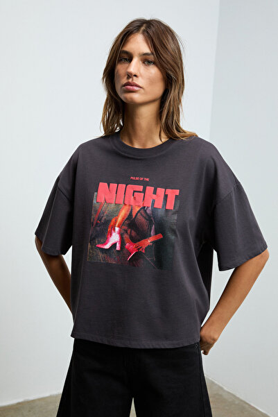 GRIMELANGE Ayukra Women's Soft and Flexible Fabric Printed Detailed Crew Neck Anthracite T-Shirt