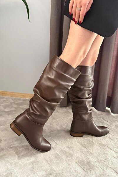 Preshley Γυναικείες μπότες με κορδόνια σε καφέ δέρμα με επίπεδη σόλα κάτω από το γόνατο