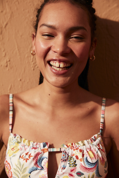 Penti Multicolored Escape Floral Patterned Strapless Bikini Top with Side Tie Detail