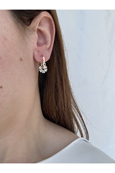 Petra Jeweils flower bead earrings