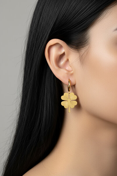 HİVA Kadın dört yapraklı yonca minimal çelik küpe