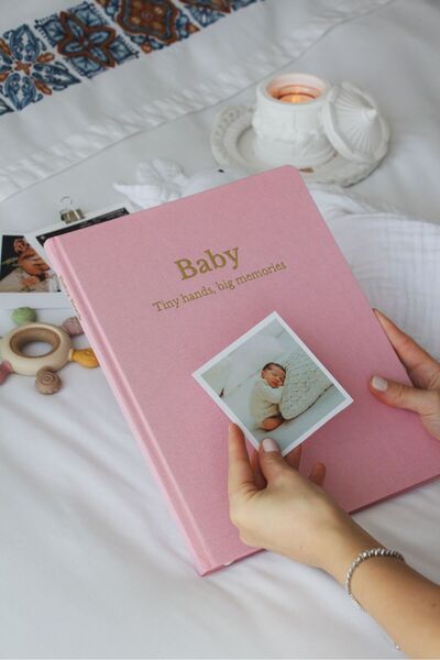 Memories and more Bebek Anı Defteri - Keten Kumaş Kapak & Altın Yaldız Baskılı