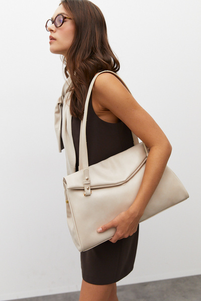 urban focus Shoulder Bag