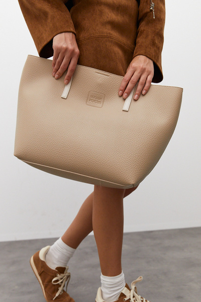 urban focus Shoulder Bag