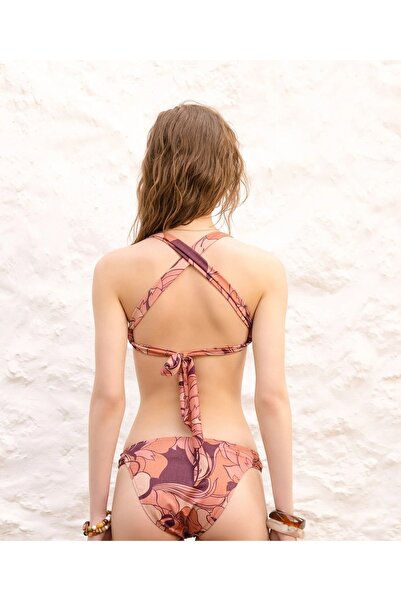 Yargıcı Büzgü Detaylı Bikini Üst