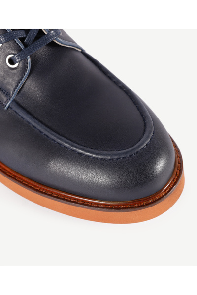 Yargıcı Renkli Tabanlı Bağcıklı Bot