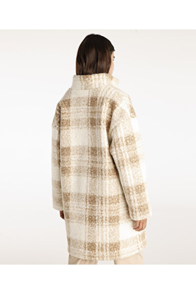 Yargıcı Beli Lastikli Çıtçıtlı Palto