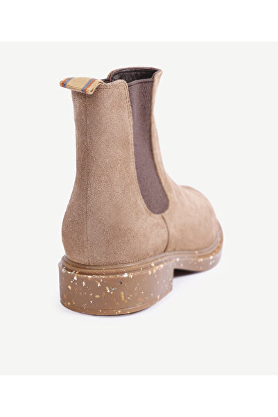 Yargıcı Geridönüşüm Tabanlı Lastikli Bot